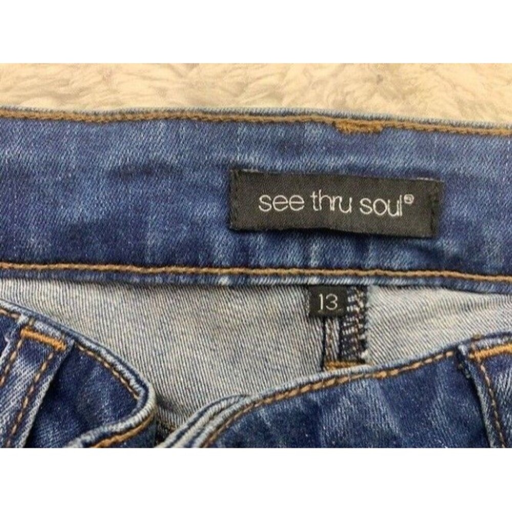See Thru Soul Size 13 Women Capri Crop Jeans Cuff Hem Distress Med Wash Mid Rise - Picture 2 of 3